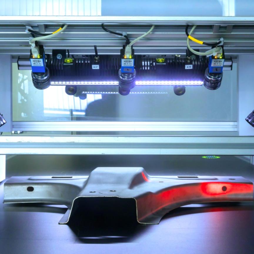 The Xeidana system confirms if a clip has been inserted correctly in real time